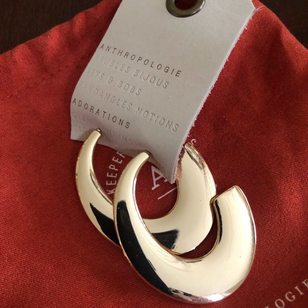 New Anthropologie Mod C gold hoop Earrings